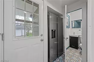 174 E 208th St, Euclid, OH 44123 - Photo 12