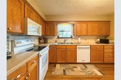 3225 Caprice Drive SW, Warren, OH 44481 - Photo 16