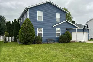 835 Yorkshire Dr, Ravenna, OH 44266 - Photo 2