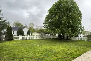 835 Yorkshire Dr, Ravenna, OH 44266 - Photo 4