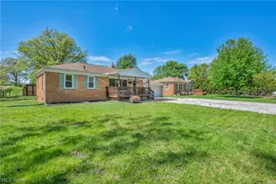 2124 Eaton Dr, Avon, OH 44011 - Photo 2