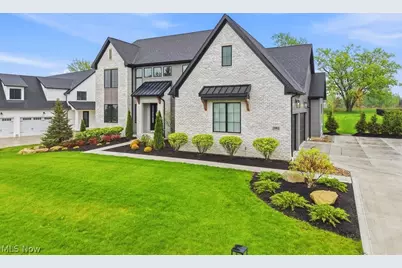 2082 Lanterman Circle, Hinckley, OH 44233 - Photo 2