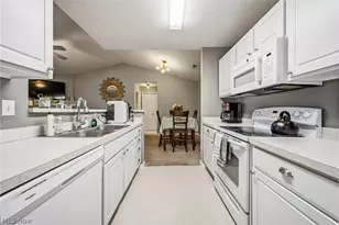 3371 Lenox Village Dr, Fairlawn, OH 44333 - Photo 20