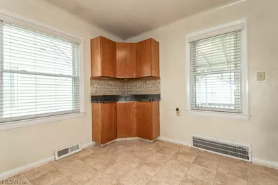 1557 Woodhurst Avenue, Mayfield Heights, OH 44124 - Photo 10