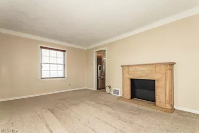 1557 Woodhurst Avenue, Mayfield Heights, OH 44124 - Photo 4