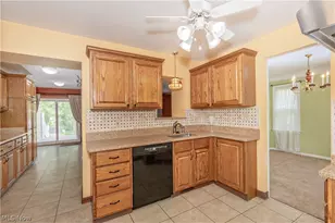 4809 Westbourne Rd, Lyndhurst, OH 44124 - Photo 12