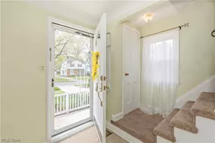 4809 Westbourne Rd, Lyndhurst, OH 44124 - Photo 2