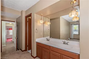 4809 Westbourne Rd, Lyndhurst, OH 44124 - Photo 26