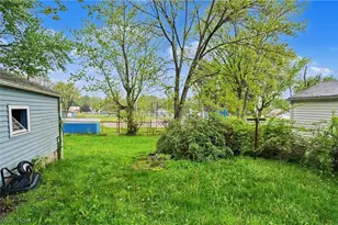 520 Sunset Dr, Hubbard, OH 44425 - Photo 18