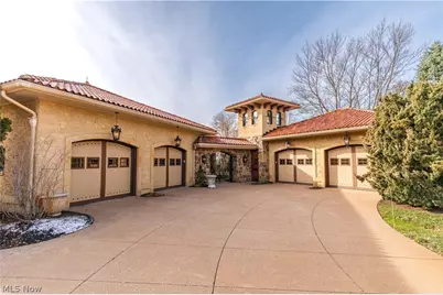 4809 Lantern Hill Circle NW, Canton, OH 44718 - Photo 2