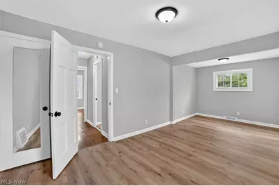 10204 McCracken Boulevard, Garfield Heights, OH 44125 - Photo 12