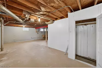 10204 McCracken Boulevard, Garfield Heights, OH 44125 - Photo 22