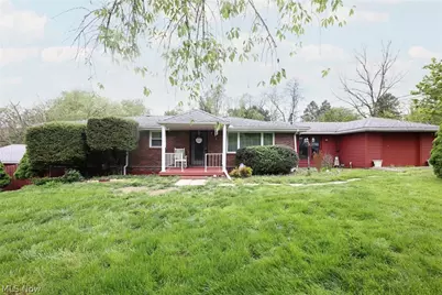 120 Bonnie Beth Drive, Wellsburg, WV 26070 - Photo 2