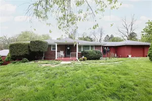 120 Bonnie Beth Dr, Wellsburg, WV 26070 - Photo 2