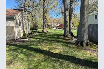 254 Vinewood Drive, Avon Lake, OH 44012 - Photo 6