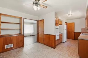125 Meadowlane Rd, Green Hills, OH 44131 - Photo 8