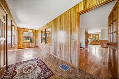 16715 Nauvoo Road, Middlefield, OH 44062 - Photo 4