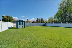 3805 N Hogan Dr, Lorain, OH 44053 - Photo 24