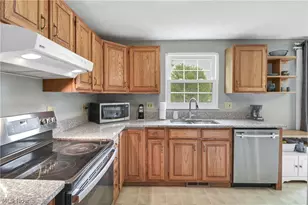 8345 Celianna Dr, Strongsville, OH 44149 - Photo 10