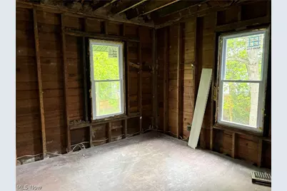 112 Burton Avenue, Akron, OH 44302 - Photo 12