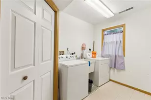 23208 Bennington Hamlet Cir, Euclid, OH 44123 - Photo 14