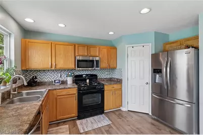 2721 Krska Place, Barberton, OH 44203 - Photo 8