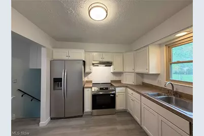 102 California Avenue, Elyria, OH 44035 - Photo 2