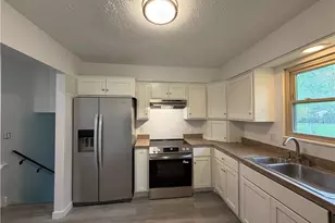 102 California Ave, Elyria, OH 44035 - Photo 2