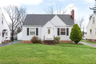 1211 Sunset Rd, Mayfield Heights, OH 44124 - Photo 4