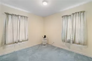 1211 Sunset Rd, Mayfield Heights, OH 44124 - Photo 18