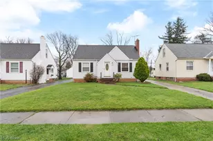 1211 Sunset Rd, Mayfield Heights, OH 44124 - Photo 2