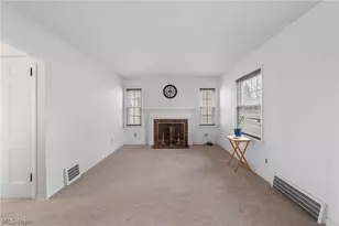 1211 Sunset Rd, Mayfield Heights, OH 44124 - Photo 6