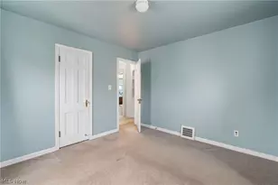 1211 Sunset Rd, Mayfield Heights, OH 44124 - Photo 16