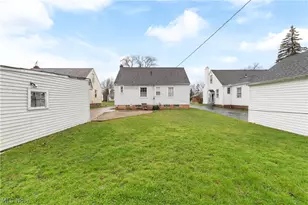 1211 Sunset Rd, Mayfield Heights, OH 44124 - Photo 32