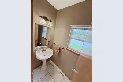 921 Lockwood Road, Barberton, OH 44203 - Photo 14