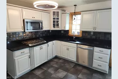 7680 Aldersyde Drive, Middleburg Heights, OH 44130 - Photo 12