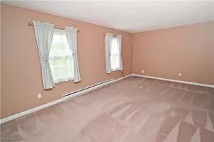 5618 London Dr, Austintown, OH 44515 - Photo 4