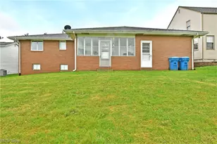 499 W Harvey St, Struthers, OH 44471 - Photo 2