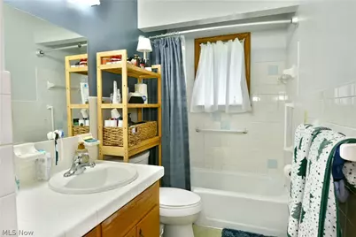 499 W Harvey Street, Struthers, OH 44471 - Photo 36