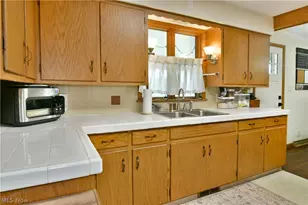 499 W Harvey St, Struthers, OH 44471 - Photo 6