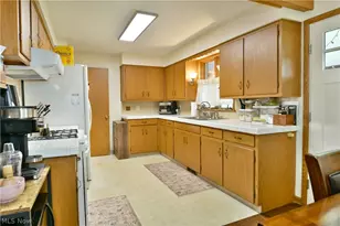 499 W Harvey St, Struthers, OH 44471 - Photo 8