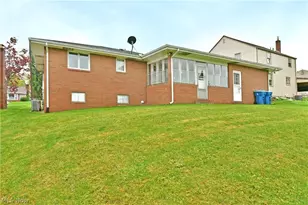 499 W Harvey St, Struthers, OH 44471 - Photo 4