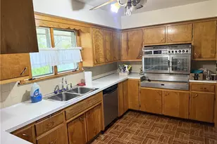 1952 Dodge Dr NW, Warren, OH 44485 - Photo 4
