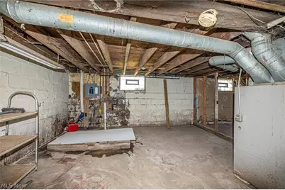 1107 W 2nd Street, Lorain, OH 44052 - Photo 28