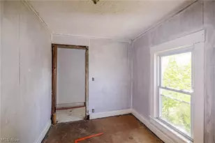 1107 W 2nd St, Lorain, OH 44052 - Photo 2
