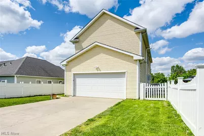 2750 Himelrigh Boulevard, Barberton, OH 44203 - Photo 4