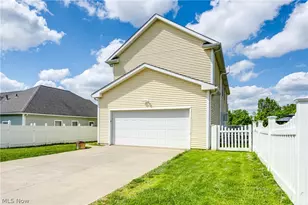 2750 Himelrigh Blvd, Barberton, OH 44203 - Photo 4