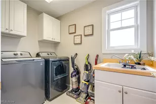 2750 Himelrigh Blvd, Barberton, OH 44203 - Photo 38