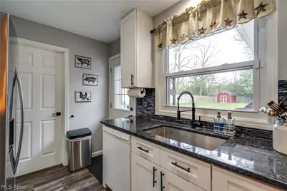 12905 Cherry Lane, Chesterland, OH 44026 - Photo 10