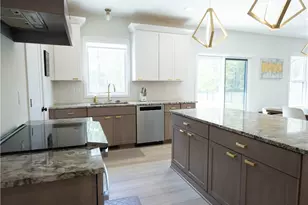 9978 Jayna Ln, Columbia Station, OH 44028 - Photo 12